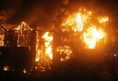 杉林溪遊樂區燒三間渡假屋(圖)