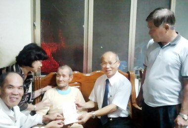 臺灣省主席林政則致送慰問金予水災受災戶(圖)