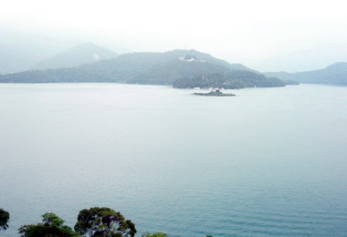 日月潭白天風光明媚夜晚一片死寂(圖)