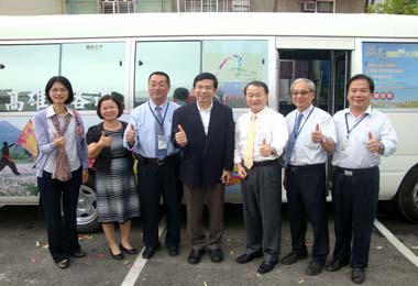 旗美觀光公車週年暨新闢路線1日通車(圖)