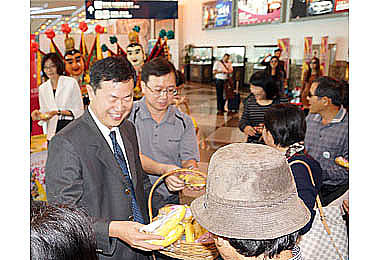 日本福島311災區銀髮族造訪高雄(圖)