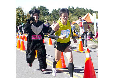 2012玉山盃高地路跑-跑給黑熊追(圖)