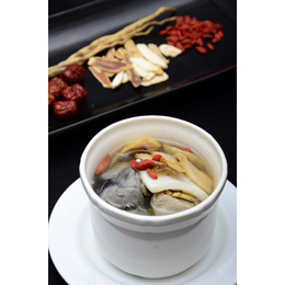 高雄金典酒店各式鍋物溫暖上桌(圖)