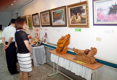 大里公所藝文走廊展出員工作品(圖)