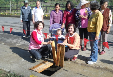 太平江橋休閒河堤道38個鐵製水溝蓋遭竊(圖)