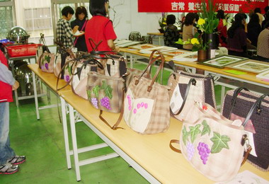 花藝押花班結業成果展成果豐碩(圖)