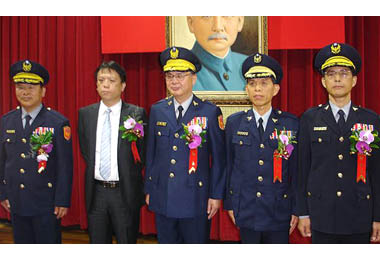 雲林新任副警察局長、督察長交接(圖)