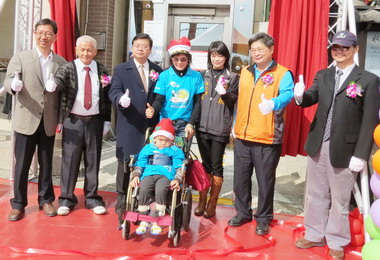 水社碼頭無障礙升降設備揭幕(圖)