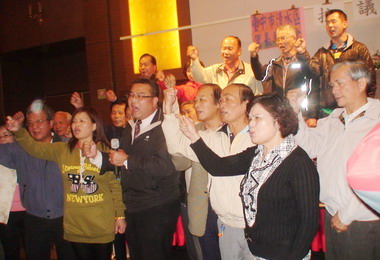 台中清水里長抗議企鵝館經費被刪(圖)