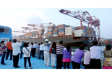 高雄市輪船公司年終優惠大方送(圖)