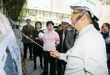 台中市籍立委考察台中大都會歌劇院(圖)
