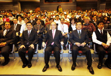 南方領袖教育學院長級開講(圖)