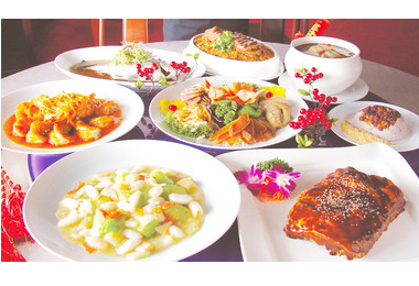 高雄福華大飯店圍爐＆年菜盛宴上菜(圖)