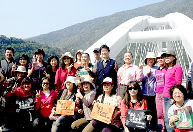 觀光賣台聯盟吃喝玩樂救台灣(圖)