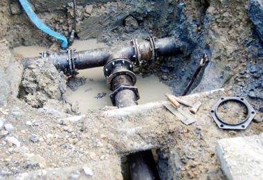 鹿谷131線仁愛路大灣段山塴恢復供水(圖)