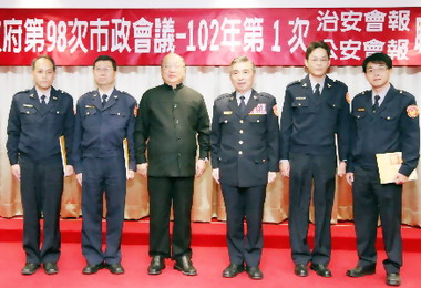 中市農業局防治梨赤星病龍柏加強噴藥(圖)