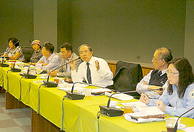 原能會主委蔡春鴻：核三廠不會延役(圖)