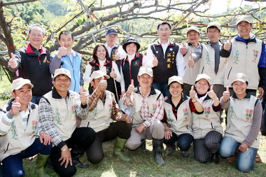 東勢梨樹認養掛牌(圖)