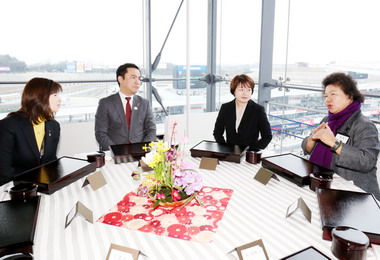 陳菊會晤日本三重縣知事交流治理經驗(圖)