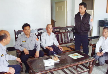 防盜挖春筍警方與村民聯合加強巡邏竊(圖)