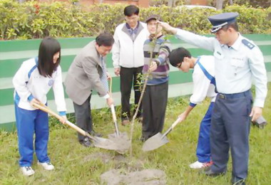 水里商工辦植樹節慶祝活動(圖)