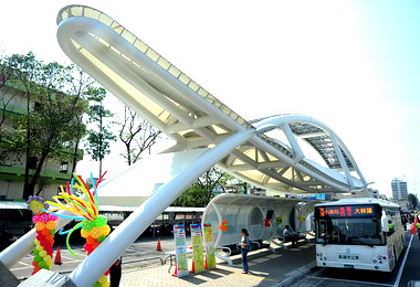 高雄3線社區巴士年底前免費搭乘(圖)