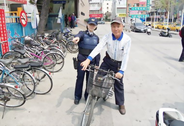 斗六自行車免費停車場啟用警方取締違規(圖)