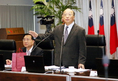 胡志強術後首度主持市政會議(圖)