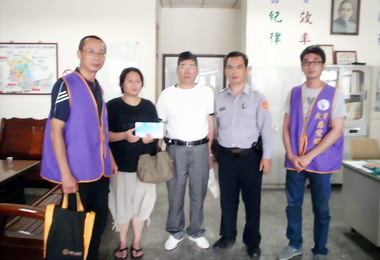 莿桐警關懷弱勢家庭(圖)