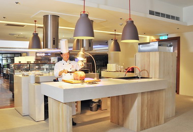 高雄福華推出二人同行一人半價(圖)