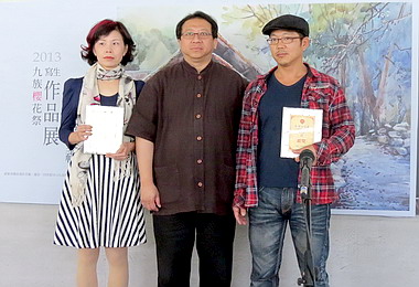 日月潭纜車站展示櫻花祭寫生(圖)