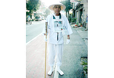 日籍丈夫彰化、雲林、南投徒步尋妻(圖)