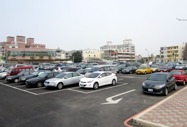 台中潭子區精忠新城停車場啟用(圖)