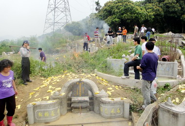 四月四清明節遵守「四不二記得」(圖)