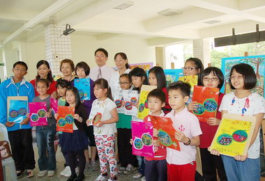 斗六慶祝兒童節辦柚見花開系列場面溫馨(圖)