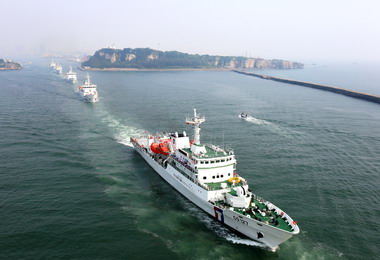 海巡署雙艦護衛海洋權益(圖)