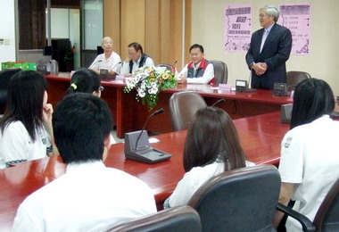 武德武尚德慈善基金會助水里商工清寒學子(圖)