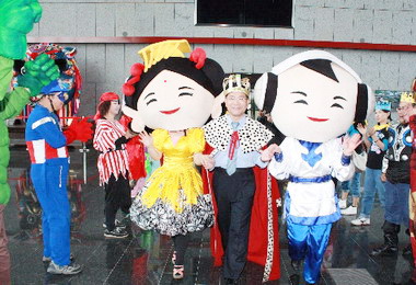 中市表揚模範兒童熱鬧滾滾(圖)