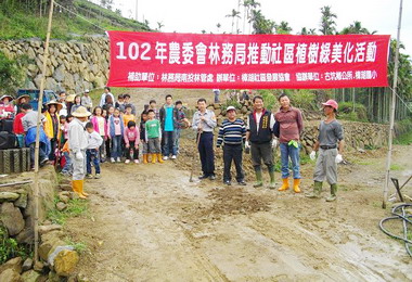 雲林進行植樹綠化及防範犯罪交通宣導(圖)