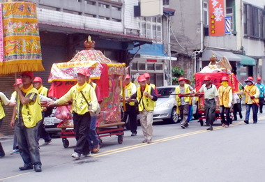 清水西勢媽回鑾地區居民熱烈迎駕(圖)