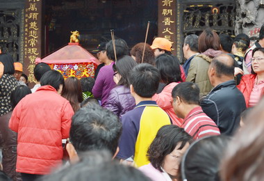白沙屯拱天宮媽祖停駕清水紫雲巖(圖)
