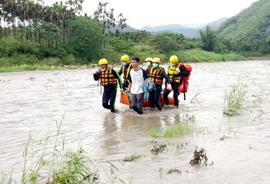 釣客南港溪釣魚遭暴漲溪流沖走罹難(圖)