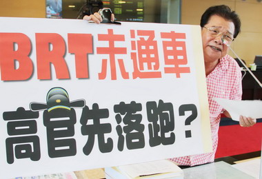 江勝雄：要建設沒錢官員犯錯賠錢一大筆(圖)
