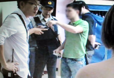警奮不顧身鍥而不捨強盜犯狼狽就逮(圖)