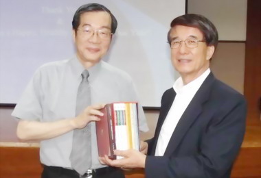 科學家朱經武超導體探索有重大突破(圖)