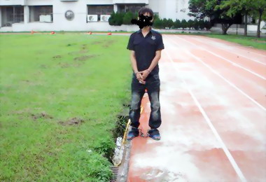 毒犯專偷學校水溝蓋遭警方逮捕(圖)