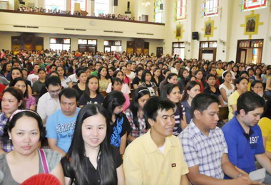 五月花節許明財對菲籍外勞表達感謝(圖)