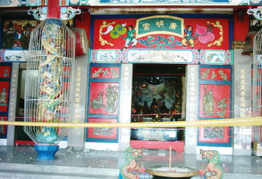 強震來襲集集廣明宮毀損嚴重(圖)