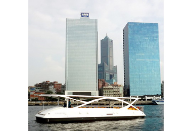 高雄太陽能愛之船暫移真愛碼頭(圖)