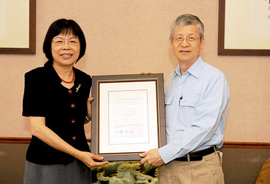 中鋼鋼材產品獲頒發正字標記證書(圖)